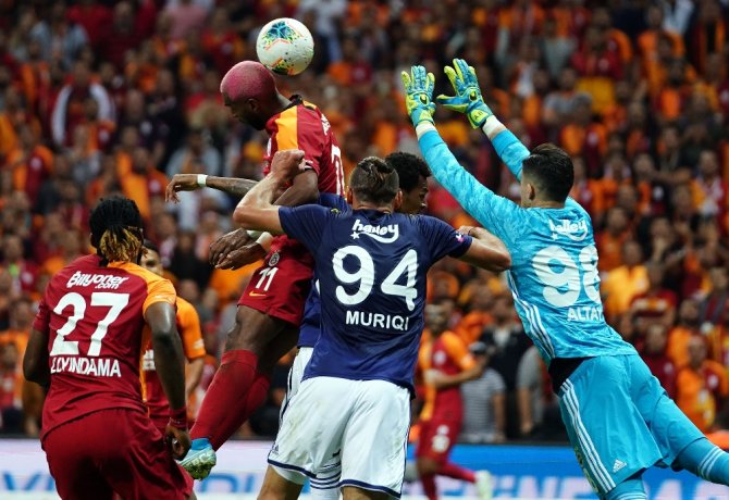 Dev Derbide İlk Yarıda Gol Yok