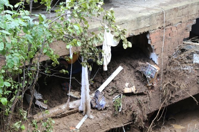 Ölümden 2 Dakika İle Kurtulmuşlar