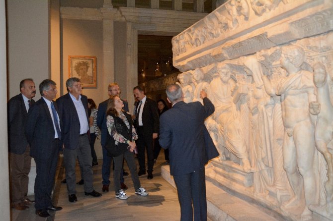 İstanbul Arkeoloji Müzeleri Ziyaretçilere Yeniden Açıldı