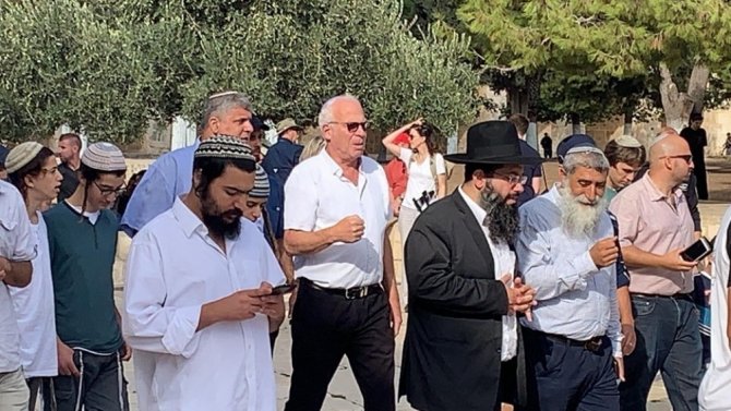 Yüzlerce Fanatik Yahudi’den Mescid-i Aksa’ya Baskın