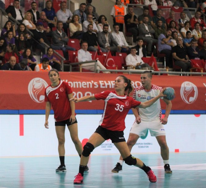 2020 Kadınlar Avrupa Hentbol Şampiyonası: Türkiye: 21 - Hırvatistan: 30