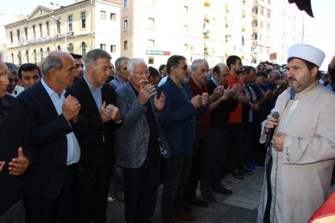 Suat Tekelioğlu Son Yolculuğuna Uğurlandı