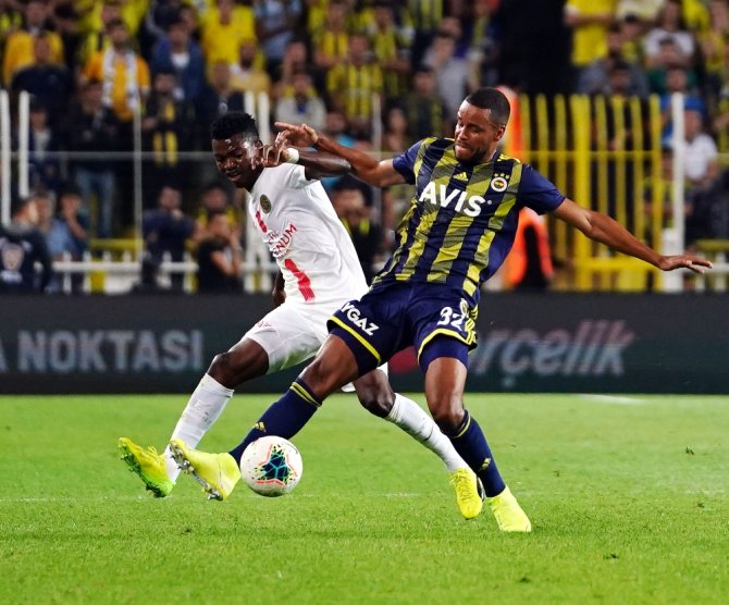 İlk Yarıyı Antalyaspor 1-0 Önde Bitirdi