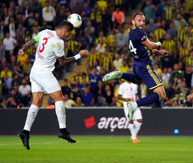 İlk Yarıyı Antalyaspor 1-0 Önde Bitirdi