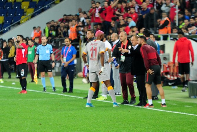 Galatasaray, "Gençler"e Takıldı