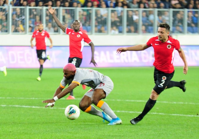 Galatasaray, "Gençler"e Takıldı