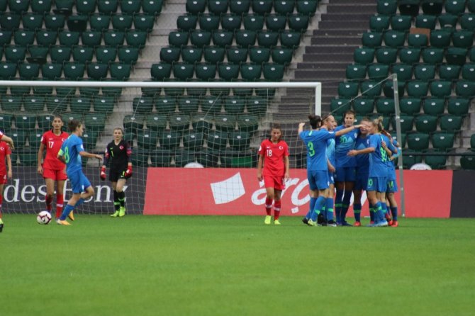 Kadınlar Avrupa Futbol Şampiyonası: Türkiye: 1 - Slovenya: 6 (Maç Sonucu)