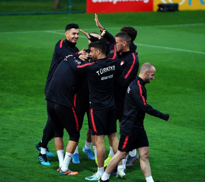 A Milliler Arnavutluk Mesaisini Sürdürdü