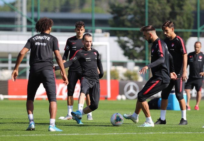A Milliler, Fransa Hazırlıklarına Başladı