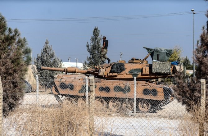 Türk Tankları Telabyad’a Girmek İçin Bekliyor