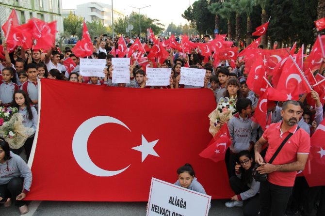 Dünya Şampiyonu Cimnastikçi İbrahim Çolak, İzmir’de Coşkuyla Karşılandı