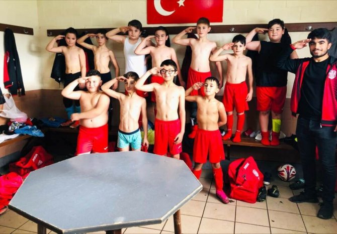 Belçika’da Asker Selamı Veren Türk Kulübüne Soruşturma