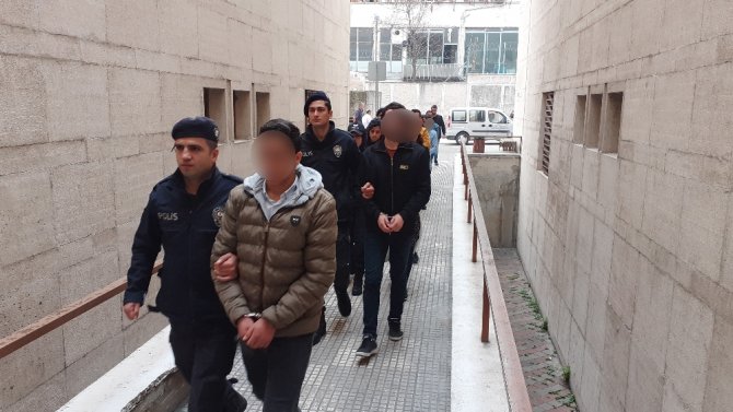 Bursa’da Sosyal Medyadan Terör Propagandasına 4 Tutuklama