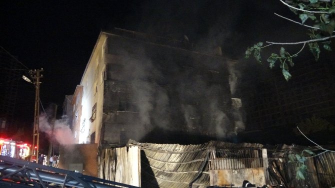 Kartal’da Mobilya Atölyesinde Çıkan Yangın Güçlükle Söndürüldü