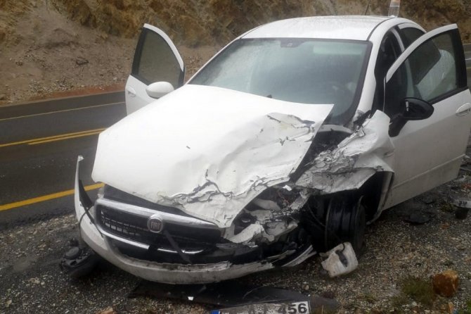 Zigana Dağında Trafik Kazası: 3 Yaralı