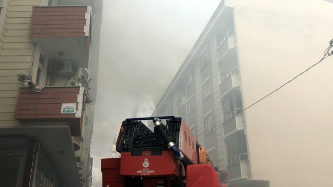 Yangında Dumandan Etkilen Vatandaşlar Hastaneye Kaldırıldı