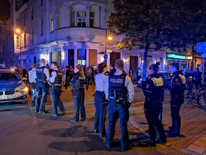 Terör Örgütü Yandaşları Türk Kahvehanesine Saldırdı