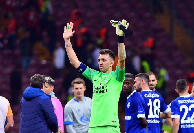 Muslera İle Selçuk İnan, Beşiktaş Derbisi Kaçırmadı