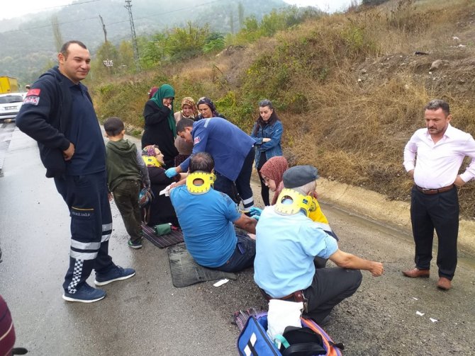 Otomobil Takla Attı: 4 Yaralı