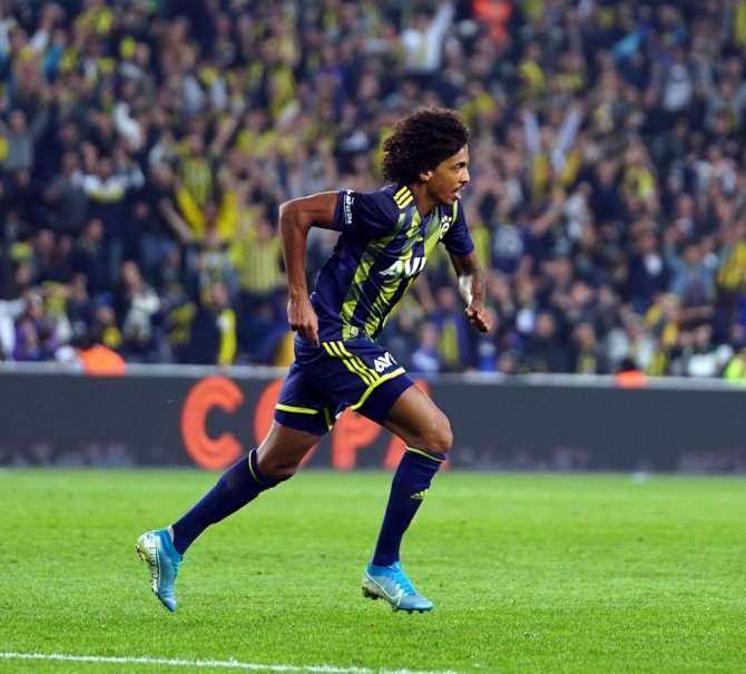 Gustavo İlk Golünü Attı