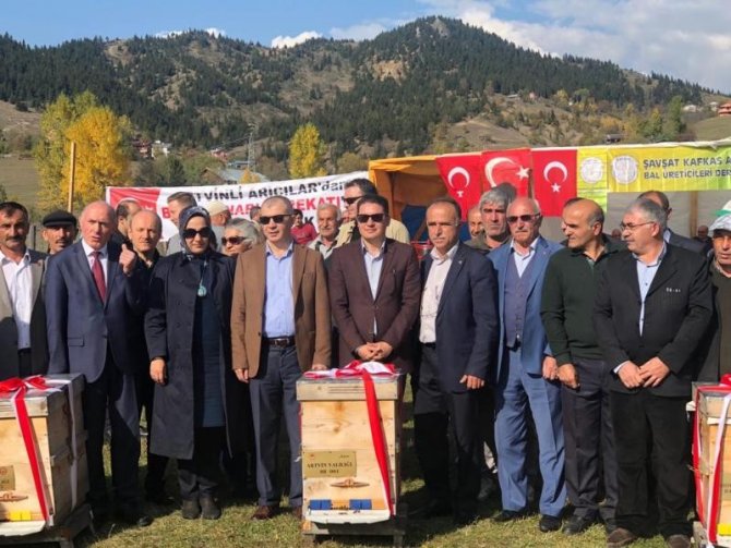 Şavşatlı Arıcılardan Barış Pınarı Harekatı’nda Görevli Mehmetçiğe Ballı Destek