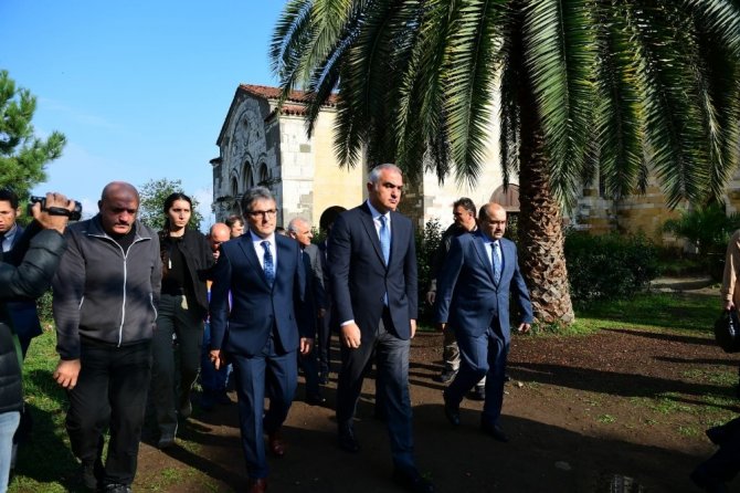 Kültür Ve Turizm Bakanı Ersoy’dan Ayasofya Camisi İçin “Ne Gerekiyorsa Yapacaksınız; Bahane Uydurmayın” Talimatı
