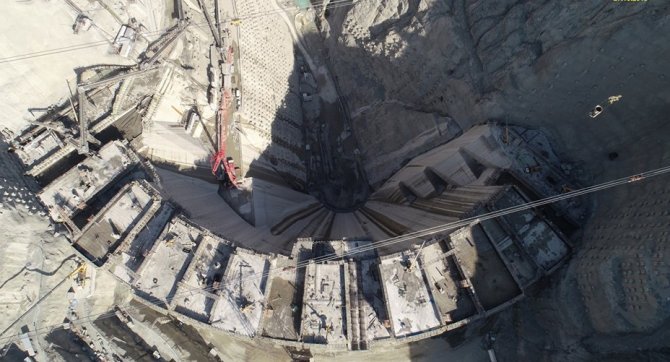 Yusufeli Barajında 14 Aylık Çalışma Rekoru Getirdi