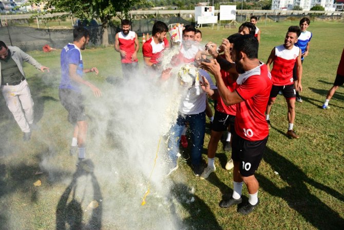 Amatör Kulüp Yöneticisine Un Ve Yumurta Sürprizi