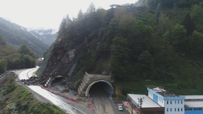 Uzungöl Yolundaki Heyelan Havadan Görüntülendi