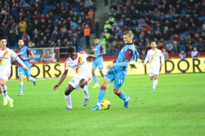 Trabzonspor’a Evinde Şok