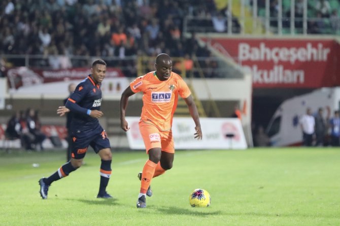 Aytemiz Alanyaspor İle Medipol Başakşehir Maçı Golsüz Bitti