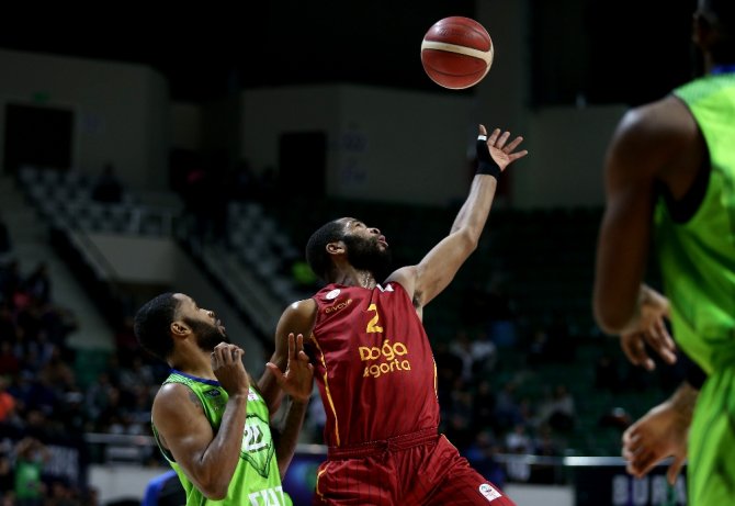 Tofaş, Galatasaray Doğa Sigorta’yı Farklı Yendi