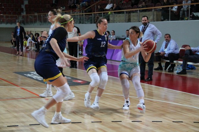 Yalova Vıp: 57 - Mardin Bşb Başakspor: 72