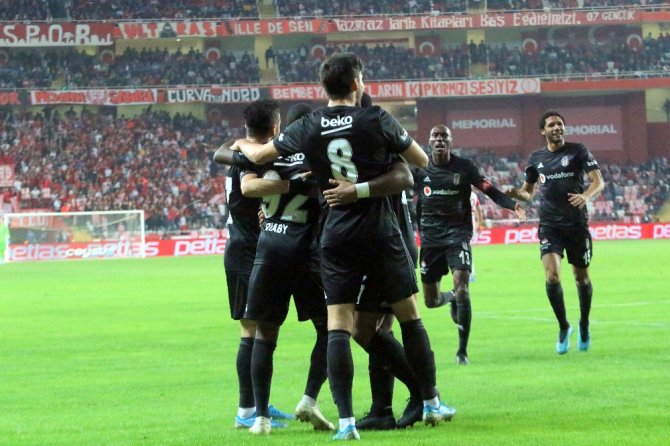Beşiktaş Deplasmandan Puanla Döndü
