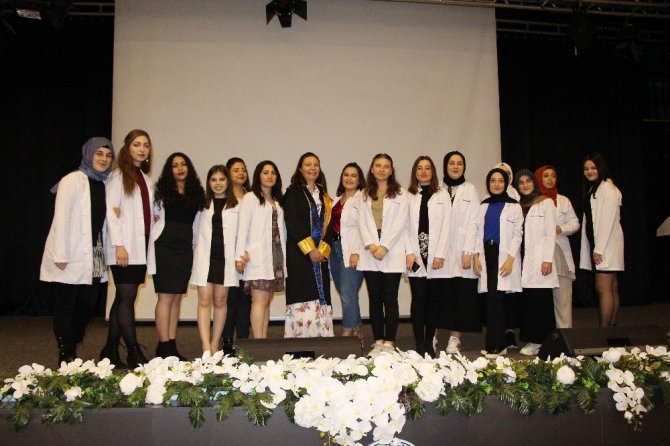 Diyetisyen Adayları Beyaz Önlük Giydiler