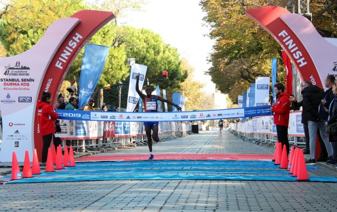 Vodafone 41. İstanbul Maratonu’nu Kazanan İsimler Belli Oldu
