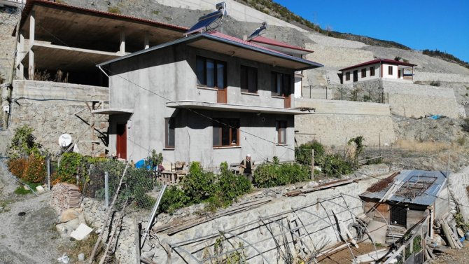 Sular Altında Kalan Köylerini Terk Etmediler, Yeni Köylerini De Hemen Yukarıya İnşa Ettiler