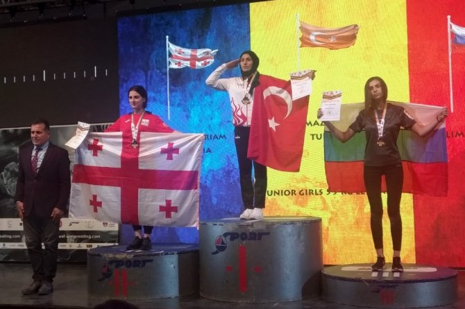Gümüşhaneli Bilek Güreşi Sporcularından Büyük Başarı