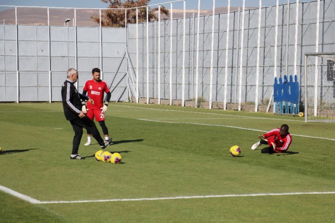 Sivasspor’da Konyaspor Mesaisi Sürüyor
