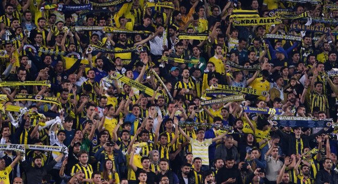 Fenerbahçe İlk Yarıyı Önde Kapattı