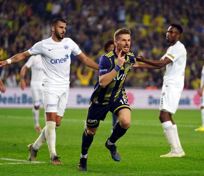 Fenerbahçe Liderlik Koltuğuna Oturdu