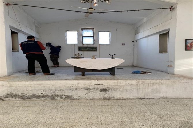 Tel Abyad’da Ermeni Kilisesi Temizlenerek Camları Yenilendi