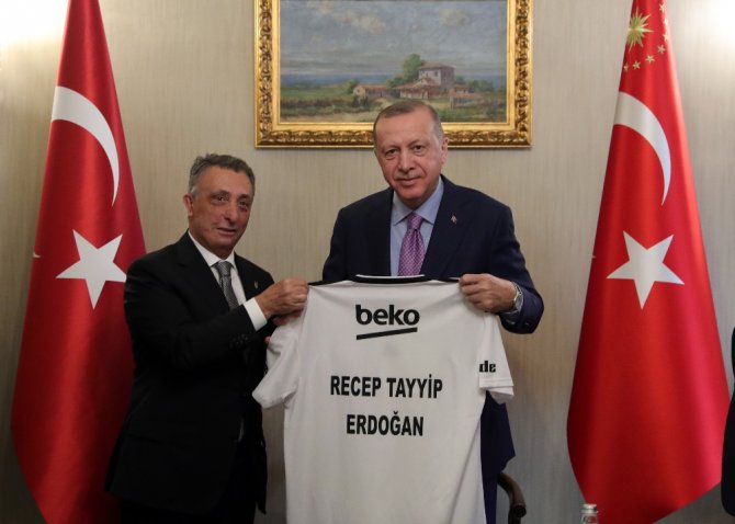 Cumhurbaşkanı Erdoğan, Beşiktaş Kulübü Yönetim Kurulu’nu Kabul Etti