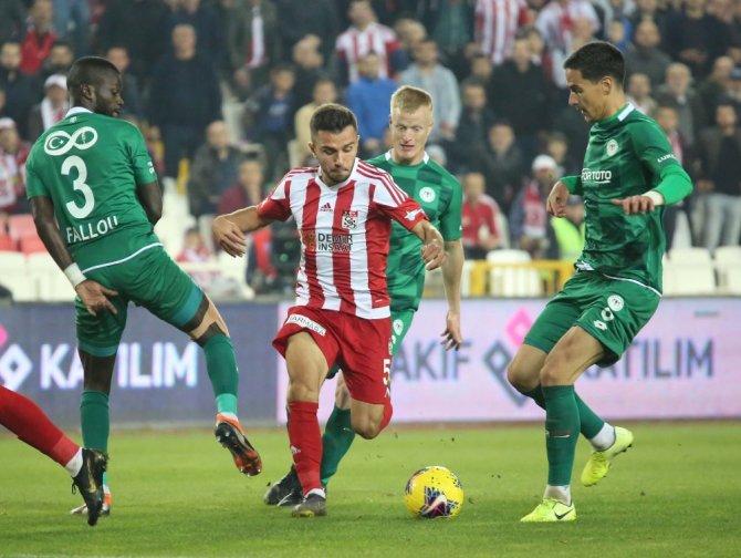Sivasspor Maç Fazlasıyla Liderliğe Yükseldi