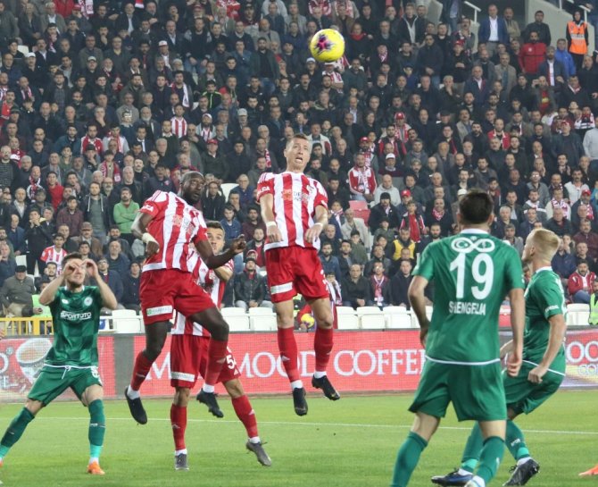 Sivasspor Maç Fazlasıyla Liderliğe Yükseldi