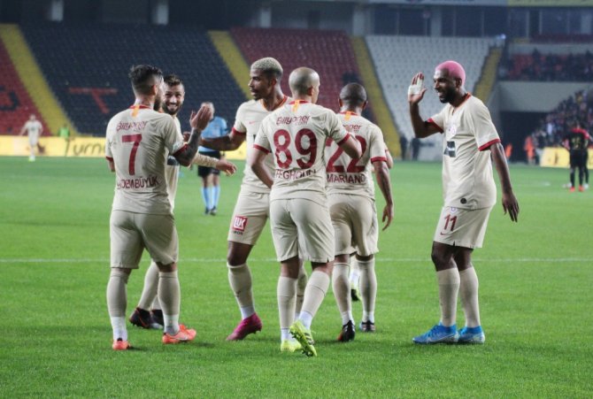 Galatasaray- Gaziantep Fk Karşılaşmasından Notlar