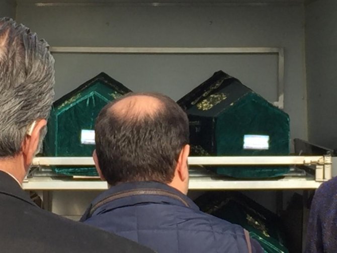 Bakırköy’de Siyanürle Ölen Ailenin Cenazeleri Gasilhaneden Alındı
