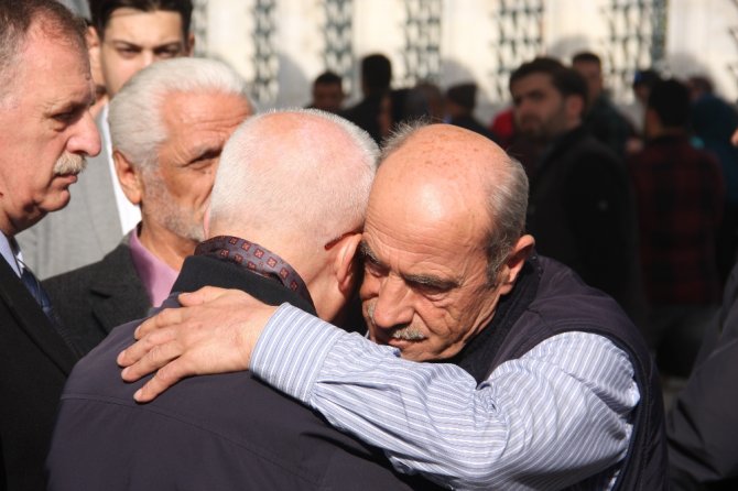 Bakırköy’de Siyanür Dehşetinde Ölen Aile Son Yolculuğuna Uğurlandı