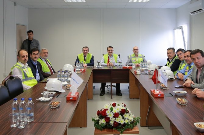 Enerji Bakanı Dönmez Türk Akım Alım Terminalini Ziyaret Etti