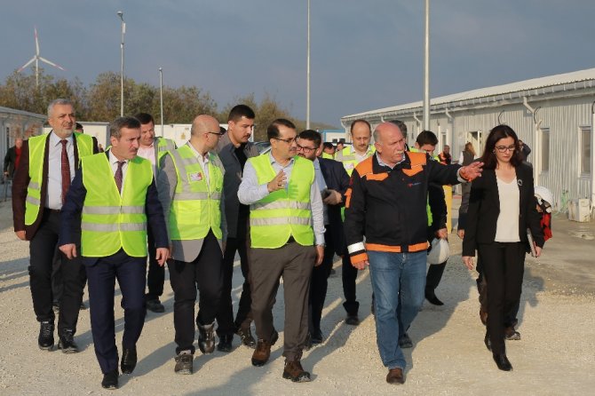 Enerji Bakanı Dönmez Türk Akım Alım Terminalini Ziyaret Etti